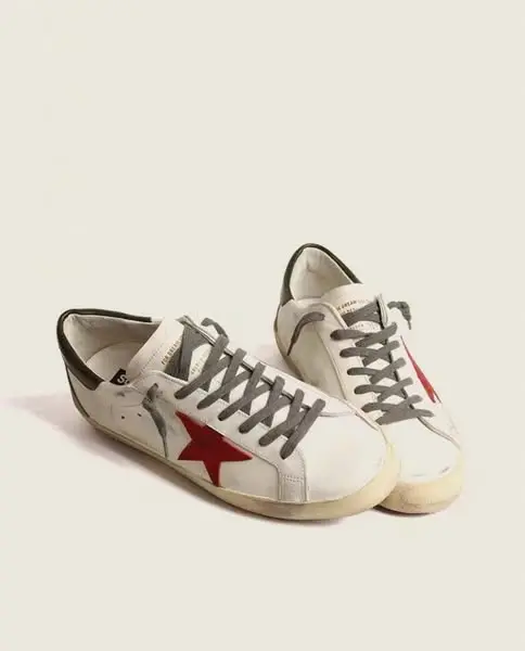 Golden Goose: sneaker e abbigliamento uomo e donna