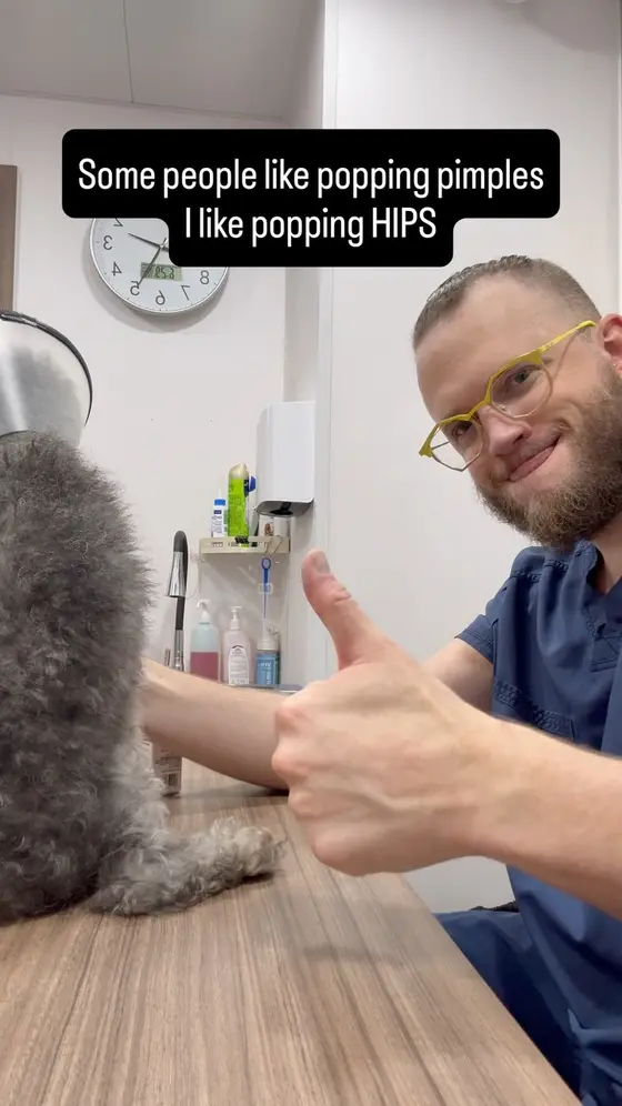 Some people like popping pimples... I like popping hips. 💥🦴

Wait for the POP…