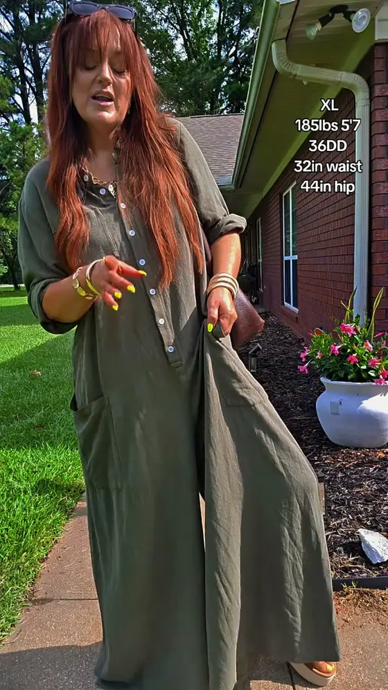 I am in love!! Linen blend jumpsuit💚