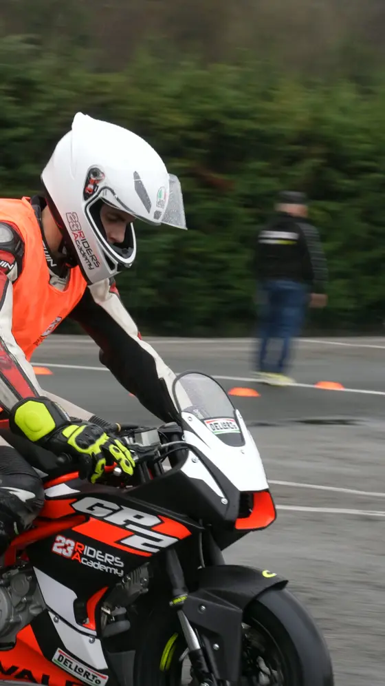 Scopri la 23 Riders Academy 🏍️