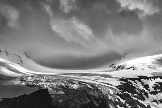 Two seasons. Two worlds.

Just a few days ago I was standing high above the val…