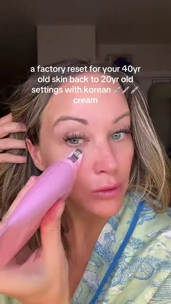 ✨💆‍♀️ Elevate your skincare routine with every glide!

This Collagen Gua Sha N…
