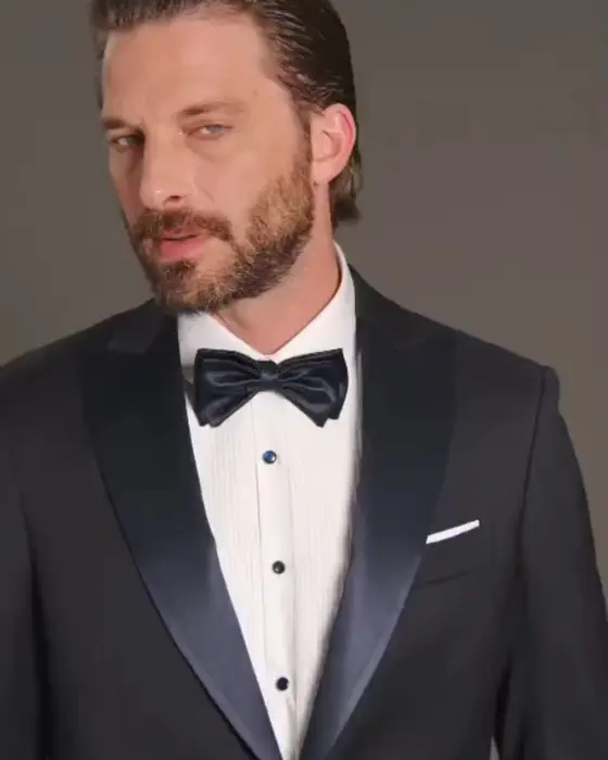 Non è solo un abito. È il modo in cui verrai ricordato ✨ 
Matrimonio, diciottes…