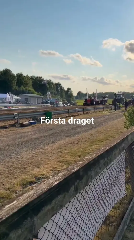 Nu är vi hemma efter en fantastisk helg på Tractorpulling Ekeröd! 🚜

Två stabi…