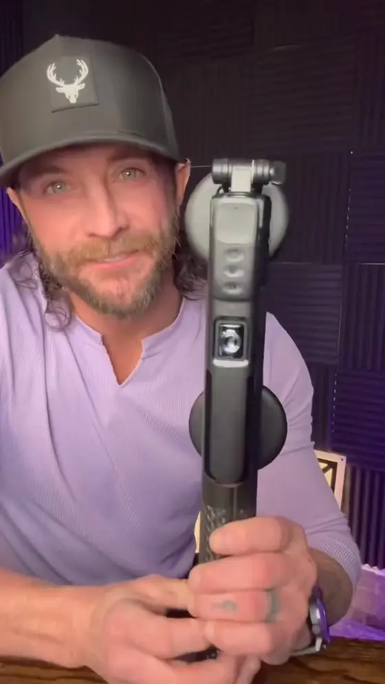 New 6 in 1 Selfie Stick With Fill Light