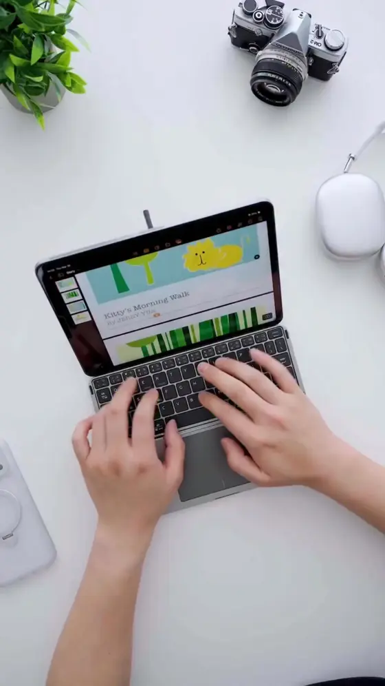 Fold. Connect. Work Anywhere.