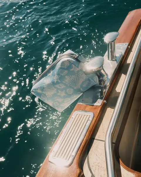 La pouch Brenda: la compagna ideale, dalle giornate al mare ai weekend fuori po…
