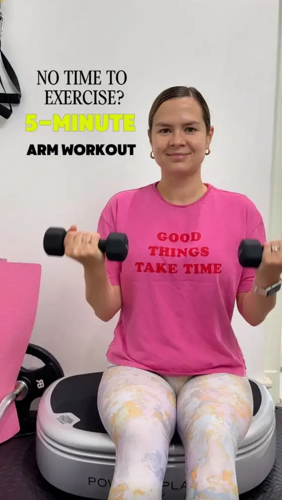 💪 SAVE this for later and share it with a busy friend!

This 5-minute seated a…