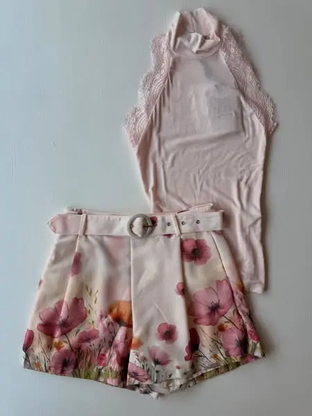 Che adoro il rosa ormai si era capito da mo vero?
Eccovi una selezione di look…
