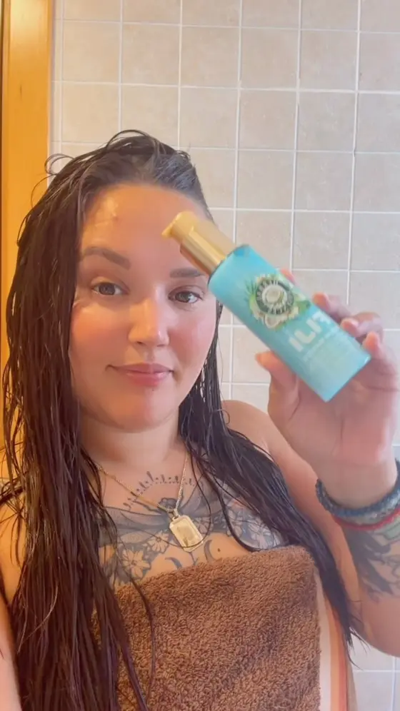 #publi 
Sérum Fiji de Herbal Essences✨
Últimamente prueba muchos productos de p…