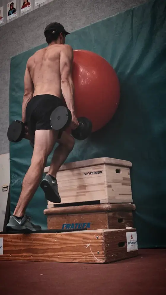 [Advertisement] Some pole vault specific Programm with @braingain.eu dumbbells…