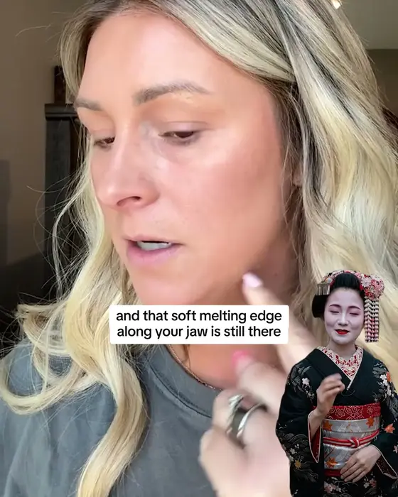 Retinol + Gua Sha in One Tube ⚡