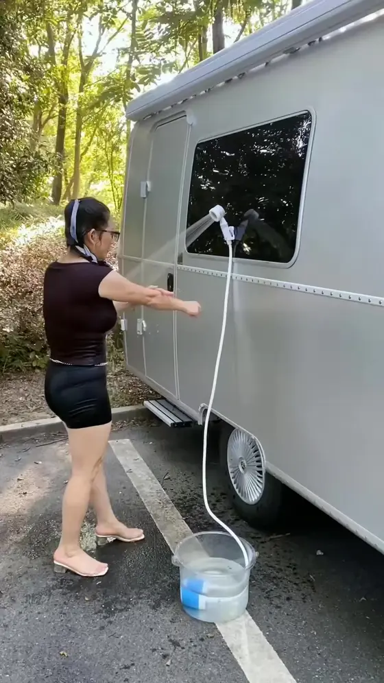 🚿🌲 From mountain peaks to ocean shores, your hot shower is now portable.
No m…